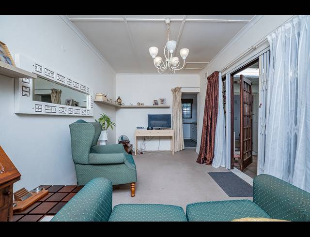 1 BEDROOM HOUSE TO LET IN CAVERSHAM GLEN